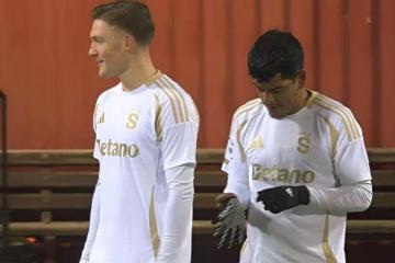 Joao Grimaldo brilló con asistencia en el triunfo de Sparta Praga sobre Jablonec