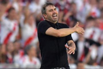 Coudet: “Perder el Superclásico duele, pero hay que seguir adelante”