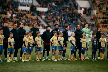 Con Sonne y Grimaldo, Sparta Praga ganó de visita