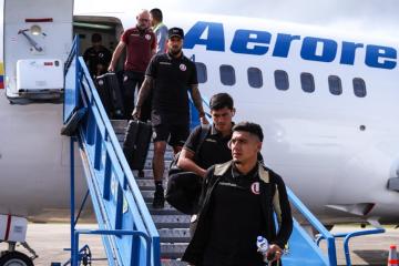 Universitario llegó a Colombia para duelo ante Tolima