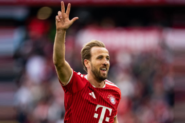 Felipe Chávez se quedó entre los suplentes en dura derrota del Colonia ante Bayern Múnich