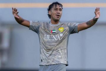 Con Renato Tapia, Al-Wasl remontó y sumó su tercera victoria consecutiva