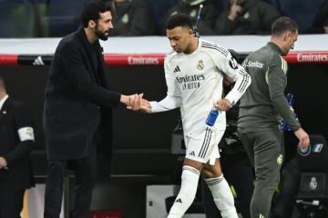 Mbappé: "Estaba para ser titular, pero soy el cuarto delantero para el míster"