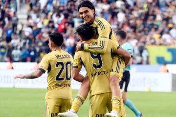 Boca ganó de visita y lidera su grupo