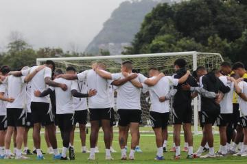 Plantel de Cusco FC entrenó en la sede de Vasco da Gama
