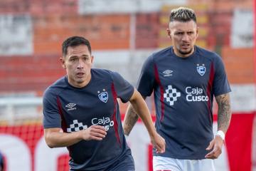 Garcés: “Hay acercamientos, pero nada concreto, estoy concentrado y feliz en Cienciano”