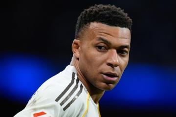 Mbappé se defiende de las críticas