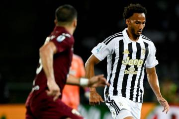 Juventus dejó escapar la victoria y empató con Torino en el clásico de Turín