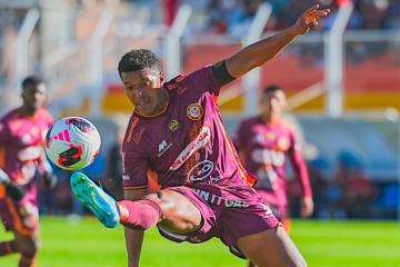 Takeuchi: "Es lindo que un equipo de provincia como Los Chankas esté peleando el título"