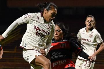 Universitario empató de visita ante Flamengo y se mantiene como líder