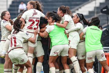 En el choque más atractivo de la séptima jornada de la Liga Femenina de Fútbol, Universitario de Deportes logró imponerse como visitante por 1-3 sobre Alianza Lima y quedó como único líder del Apertura.