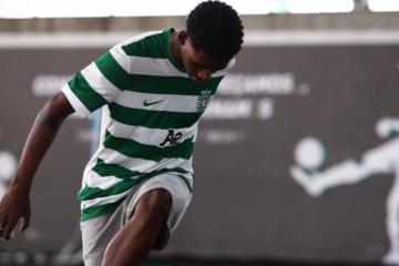 Víctor Guzmán jugó ante Porto "B"