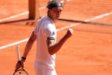 Zverev avanzó a cuartos de final en Roland Garros