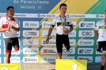 Perú en el podio: Israel Hilario gana medalla de plata en la Copa Brasil de Para Ciclismo