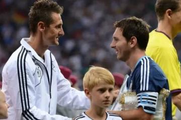 Klose felicitó a Messi tras romper su récord