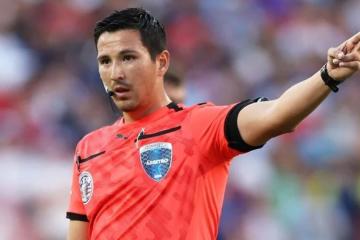Ortega volvió a ser programado como cuarto árbitro en el Mundial