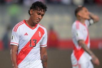 Papá de Tapia: "Menezes sabrá por qué no ha convocado a Renato"