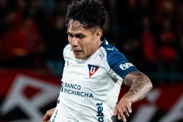 Jesús Pretell fue titular en el triunfo de LDU ante Barcelona SC