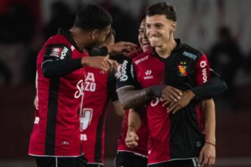 (VIDEO | FOTOS) Melgar venció por 2-1 a Cristal y lidera el Clausura