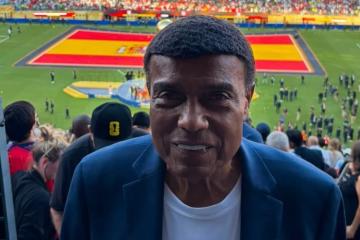Cubillas: "Es un inmenso orgullo seguir siendo reconocido como una Leyenda FIFA y continuar representando a mi querido Perú"