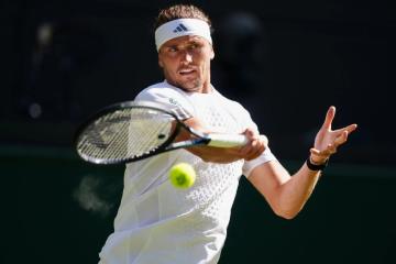 Zverev sigue firme en Wimbledon
