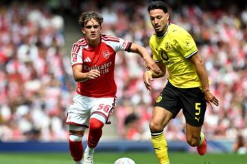 Borussia Dortmund superó al Arsenal en la Emirates Cup