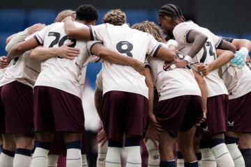 Sonne ingresó en derrota de Burnley en amistoso