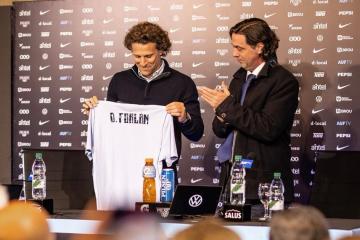 Forlán: "Nadie va a discutir lo que es Luis Suárez"