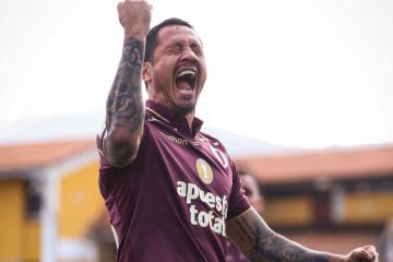 Lapadula: "Felicito al equipo por el buen partido que hizo en una cancha compliada"