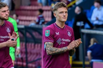 Sonne fue titular en derrota de Burnley en la Championship
