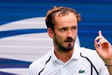 Medvedev avanza con autoridad y se instala en la tercera ronda del US Open