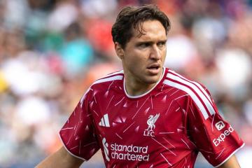 Liverpool dejó a Federico Chiesa fuera de la lista de la Champions League