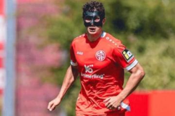 Con Fabio Gruber, Mainz 05 cayó 3-1 ante Eintracht Fráncfort por la Bundesliga