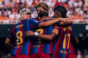 Barcelona goleó por 5-0 a Valencia y es único líder