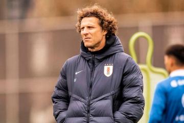 Diego Forlán anunció su primera lista de convocados en Uruguay