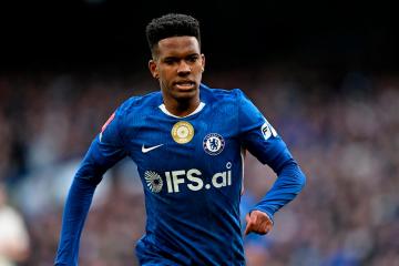 Liverpool evalúa el fichaje de Estevao y Chelsea reacciona