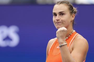 Sabalenka sufrió pero clasificó a semifinales