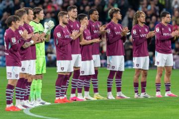 Sonne fue titular en empate de Burnley