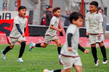 Categoría 2017 de Universitario avanzó a semifinales de la Newell’s Cup