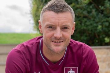 Jamie Vardy será compañero de Sonne en Burnley