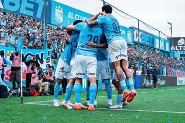 ¡A casa llena! Restan últimas entradas para duelos de Cristal ante Comerciantes y Alianza Lima