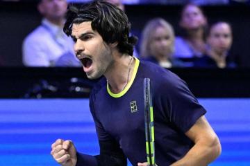 Alcaraz avanzó a cuartos de final en Viena