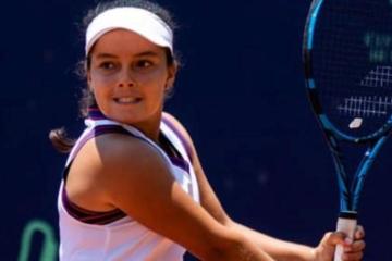 Lucciana Pérez se retiró cuando caía ante Carnicella en el W50 de Lexington