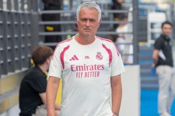 Mourinho sobre situación de Manchester City: "Prefiero reírme un poco"