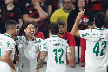 Palmeiras ganó de visita y tomó la punta del Brasileirao
