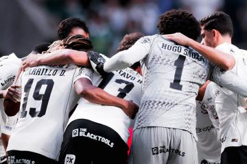 Carrillo fue titular en la caída de Corinthians ante Palmeiras en el derbi paulista
