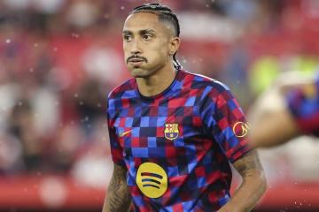 Raphinha volvió a Barcelona tras lesionarse con Brasil