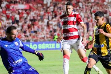 Con Lora en el banco, Novorizontino ganó y se volvió a acercar a la punta