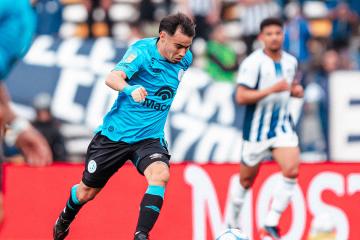 Belgrano venció en los últimos minutos a Talleres y se quedó con el clásico cordobés