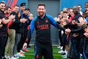 (VIDEO) Messi fue recibido con pasillo y aplausos en PSG